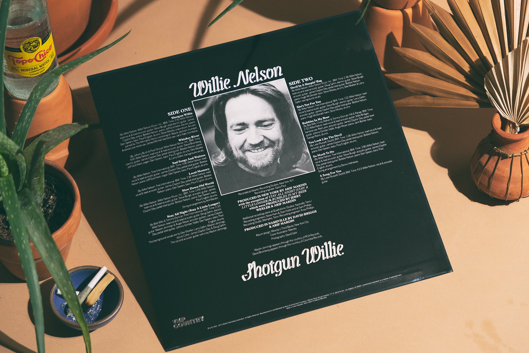 Willie Nelson 'Shotgun Willie' - Vinyl Me, Please